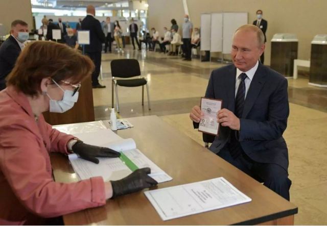 Υπονοούμενα ΕΕ και ΗΠΑ για πιθανή νοθεία στην ψηφοφορία που ανέδειξε τον Πούτιν “ισόβιο” Πρόεδρο