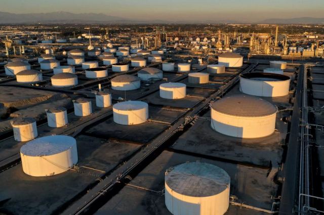 OPEC+: Mειώνει την παραγωγή πετρελαίου κατά 2 εκατομμύρια βαρέλια την ημέρα