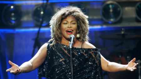 Πέθανε η θρυλική τραγουδίστρια Tina Turner