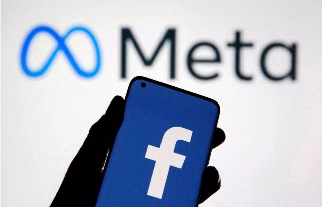 Facebook: Θα επιτρέπει μέχρι πέντε προφίλ για κάθε χρήστη