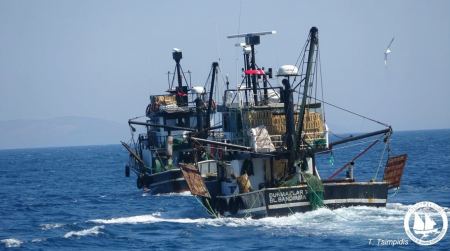«Παράνομη αλιεία από τουρκικές μηχανότρατες» στο βορειοανατολικό Αιγαίο, καταγγέλλει το «Αρχιπέλαγος»