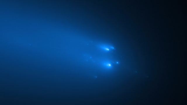 Ο &quot;θάνατος&quot; του κομήτη Άτλας: Σπάει σε κομμάτια καθώς πλησιάζει τη Γη [εικόνα]