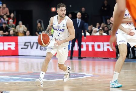 Εθνική μπάσκετ: Η FIBA αποθέωσε τον «Βασιλιά» Τολιόπουλο για το καθοριστικό καλάθι στο Ολλανδία – Ελλάδα
