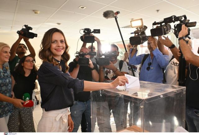 Εκλογές ΣΥΡΙΖΑ: Ψήφισε η Έφη Αχτσιόγλου - &quot;Από αύριο διεκδικούμε τη ζωή που μας αξίζει&quot;