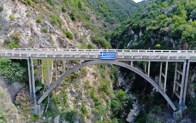 «Βάστα γερά Ελλάδα»: Το βίντεο με το δυνατό μήνυμα από την Ηλεία