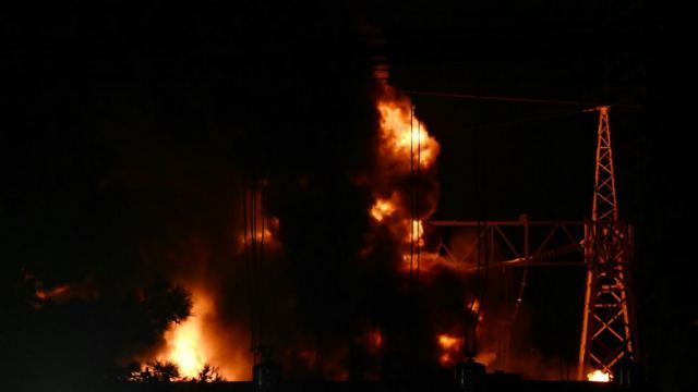 Έκρηξη στον Ασπρόπυργο: Βραχυκύκλωμα η αιτία - Πάνω από 1 εκατ. άνθρωποι έμειναν χωρίς ρεύμα!