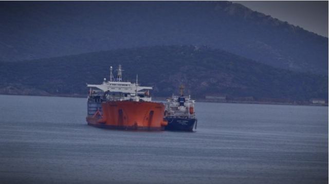 Ακυβέρνητο δεξαμενόπλοιο στο ακρωτήριο Καφηρέα