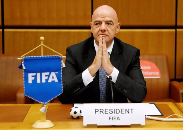 Τζιάνι Ινφαντίνο: Τα «μαζεύει» ο πρόεδρος της FIFA μετά το σάλο που προκάλεσε η δήλωση του