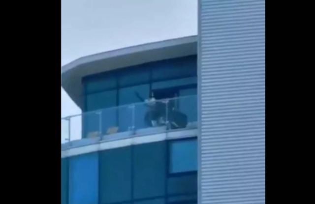 Βρετανία: Συναγερμός στο Κεντ! Πυροβολισμοί σε μπαλκόνι (video)
