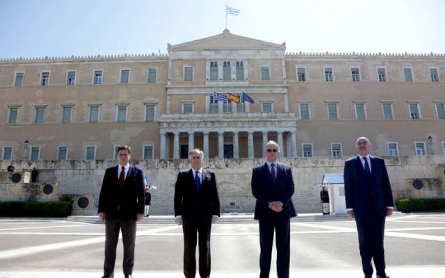 Σημαία και χρώματα Ισπανίας στην ελληνική Βουλή - Δένδιας: Μαζί θα κερδίσουμε αυτόν τον αγώνα