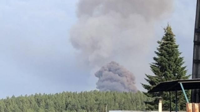 Εκρήξεις σε αποθήκες πυρομαχικών στη Σιβηρία με νεκρό και τραυματίες