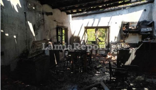 Κάηκε σπίτι στον Άγιο Κωνσταντίνο - Δείτε εικόνες