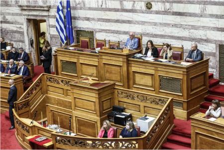 Ο Κωνσταντίνος Τασούλας Πρόεδρος της Βουλής της μιας ημέρας - Εξελέγη με 270 ψήφους