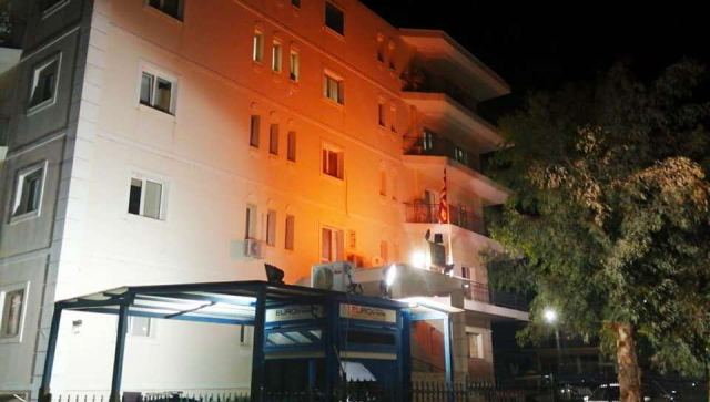 Λαμία: Και το Μέγαρο της Αστυνομίας έγινε πορτοκαλί (ΦΩΤΟ)