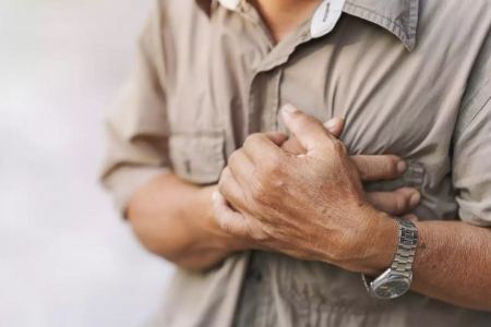 Η ξαφνική καρδιακή ανακοπή «προειδοποιεί» ημέρες νωρίτερα: Τι εμφανίζουν οι μισοί πάσχοντες