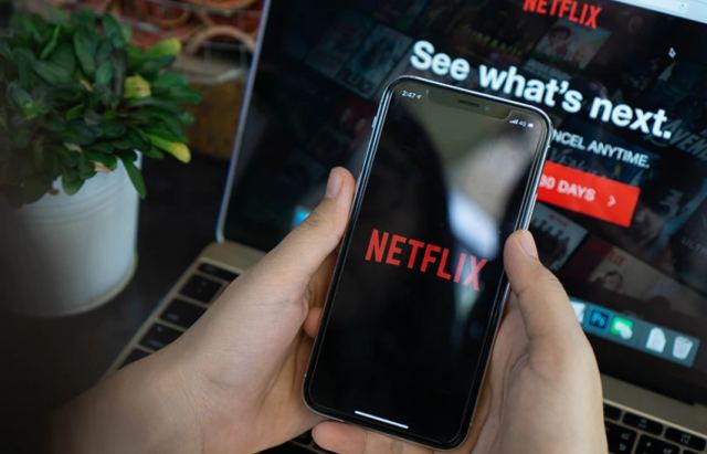 Netflix: Ετοιμάζει νέα συνδρομή πιο φθηνή με… διαφημίσεις