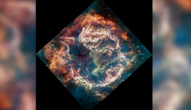 Το James Webb εντόπισε ένα «πράσινο τέρας» στα συντρίμμια ενός άστρου