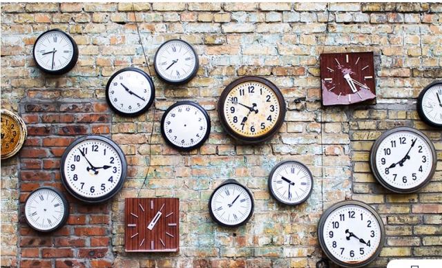 Αλλαγή ώρας: Την Κυριακή γυρνάμε τα ρολόγια μας – Γιατί δεν καταργήθηκε το μέτρο