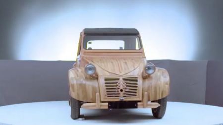 Γαλλία: Μοναδικό ξύλινο Citroën 2CV βγαίνει σε δημοπρασία - Έως 200.000 ευρώ η αξία του
