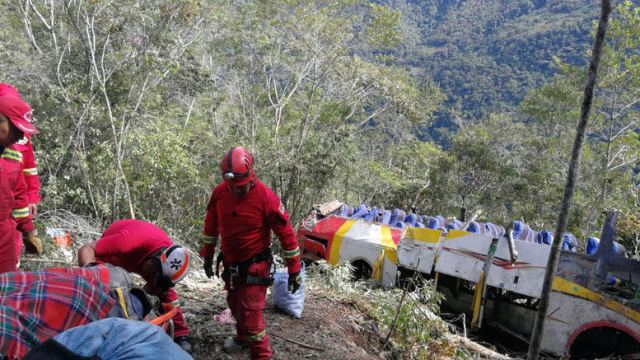 Βολιβία: Λεωφορείο έπεσε σε χαράδρα, τουλάχιστον 25 νεκροί