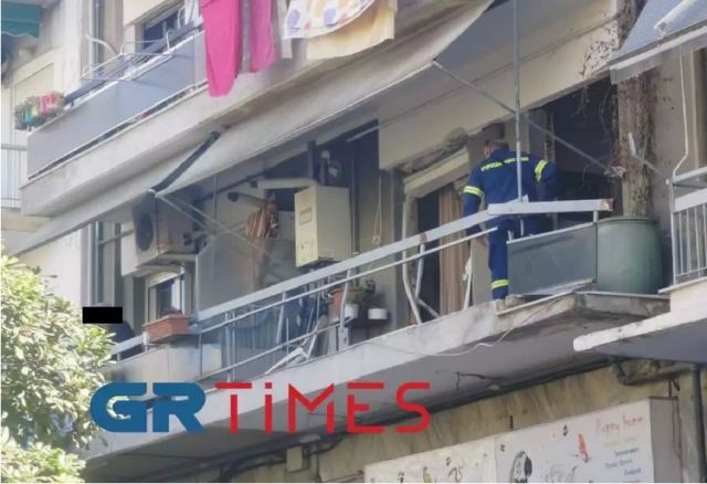 Θεσσαλονίκη: Έκρηξη ισοπέδωσε διαμέρισμα – Σώθηκε από θαύμα ο άντρας που βρισκόταν μέσα (video)