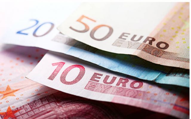 Επίδομα 400 ευρώ σε μακροχρόνια ανέργους - Ποιοι και πότε θα το λάβουν