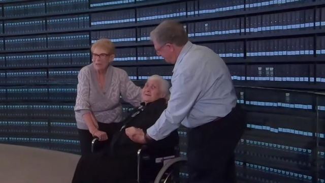 Μελπομένη Ντίνα: Η 92χρονη συνάντησε τους Εβραίους που έσωσε από τους Ναζί