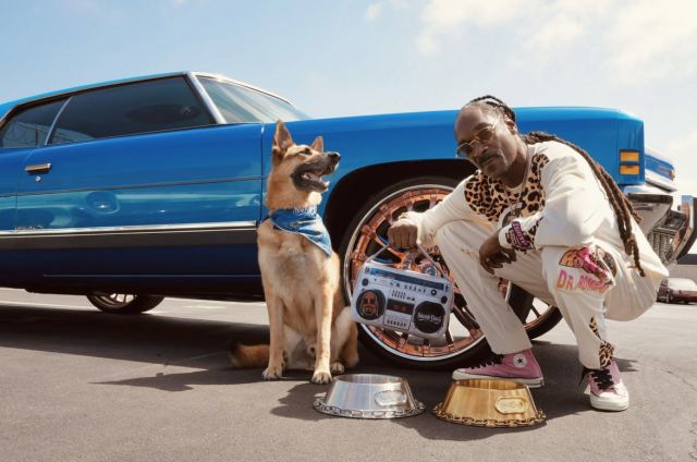 Ο Snoop Dogg ντύνει σκύλους: Έβγαλε δική του σειρά με αξεσουάρ