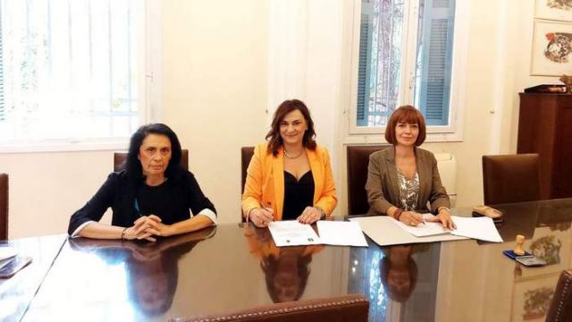 Μνημόνιο Συνεργασίας μεταξύ Δήμου Αμφίκλειας - Ελάτειας &amp; Παντείου Πανεπιστημίου