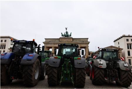 Γερμανία: Τρακτέρ «έκλεισαν» την πύλη του Βραδεμβούργου στο Βερολίνο - Δείτε βίντεο