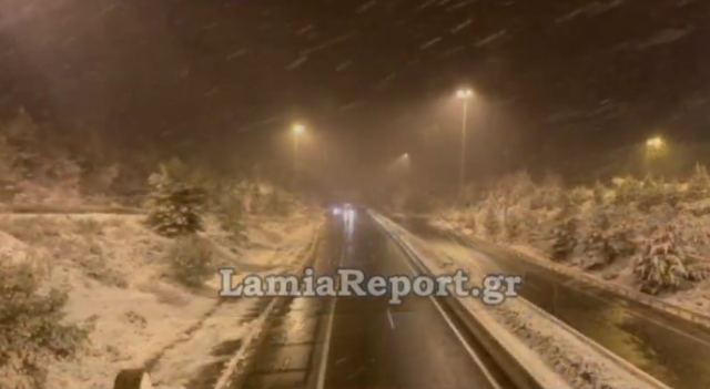 Μαρτίνο: Χιονίζει τώρα στην εθνική οδό - Απαγορευτικό για φορτηγά - ΒΙΝΤΕΟ