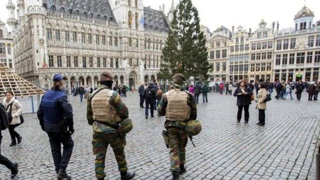 Επίθεση με μαχαίρι σε αστυνομικό στις Βρυξέλλες - φώναζε «Αλλαχού Ακμπάρ»