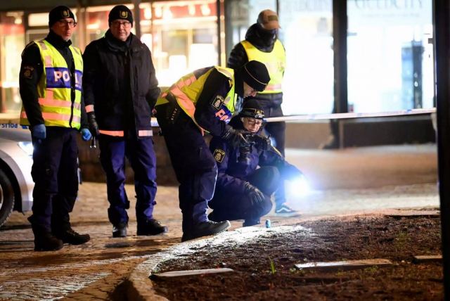 Σοκ στη Νορβηγία: Άρχισε να σκοτώνει πολίτες «με τόξο και βέλη»