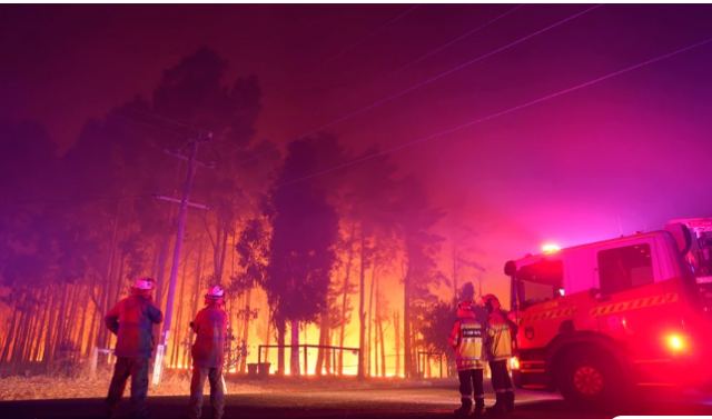 Τρομακτικές φωτιές στο Περθ της Αυστραλίας, σπίτια και εκτάσεις έγιναν στάχτη