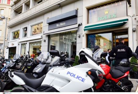 Μεγάλη ληστεία στο κατάστημα της Rolex στο κέντρο της Αθήνας – Πήραν 15 πανάκριβα ρολόγια