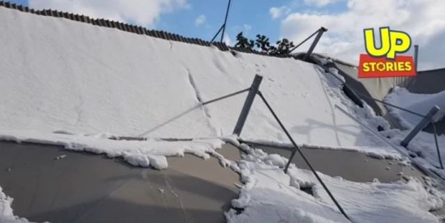 Βενζινάδικο κατέρρευσε από το βάρος του χιονιού στο Χαϊδάρι - Δείτε βίντεο