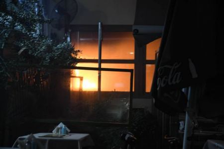 Λάρισα: Πήρε φωτιά γνωστό ψητοπωλείο