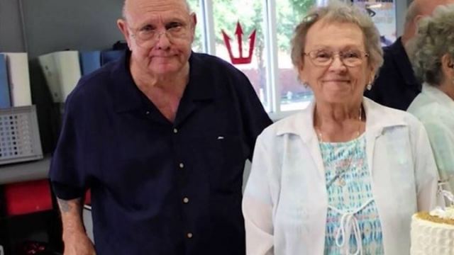 Πέθαναν από κορωνοϊό πιασμένοι χέρι - χέρι έπειτα από 53 χρόνια γάμου - ΒΙΝΤΕΟ