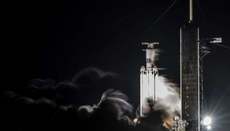 SpaceX: Εκτόξευσε τον πανίσχυρο πύραυλο Falcon Heavy για πρώτη φορά μετά το 2019 (ΒΙΝΤΕΟ)