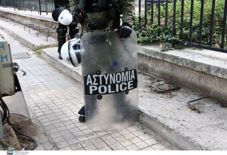 Θεσσαλονίκη: Απαγόρευση συναθροίσεων για την προβολή του ντοκιμαντέρ “Αδέσποτα Κορμιά”