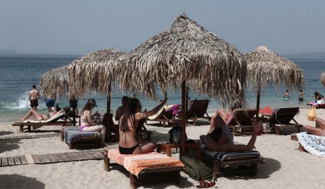 Καύσωνας: Δωρεάν είσοδος σε οργανωμένες παραλίες της Αττικής για τρεις ημέρες