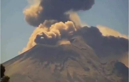 Εξερράγη το ηφαίστειο Ποποκατέπετλ στο Μεξικό - Κίτρινος συναγερμός από τις Αρχές, εντυπωσιακές εικόνες