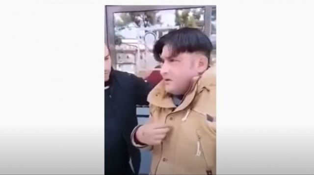 Παρέμβαση εισαγγελέα για το βίντεο με οπαδό του ΠΑΟΚ να αναγκάζει μουσουλμάνο να κάνει το σταυρό του