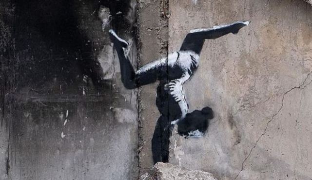 Ουκρανία: Γκράφιτι του Banksy σε βομβαρδισμένο σπίτι - Η ανάρτησή του