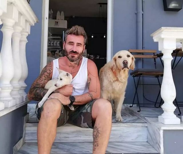 Γιώργος Μαυρίδης: Πέθανε η σκυλίτσα του, Μόλυ – «Της φιλούσα το πρόσωπο»