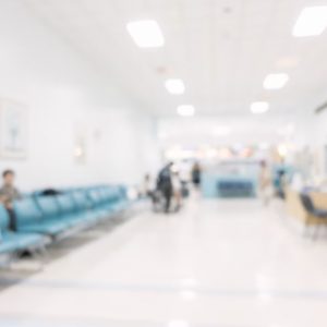 Θεσσαλονίκη: Ένας 50χρονος έσπασε με γροθιές τον γκισέ νοσοκομείου επειδή εξαγριώθηκε από την αναμονή