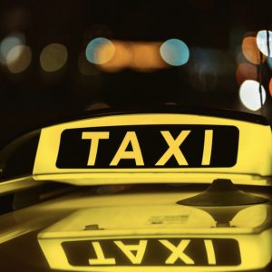 Χαλάνδρι: Καταδίωξη με 46χρονο που έκλεψε ταξί – Εντοπίστηκε κρυμμένος σε πιλοτή πολυκατοικίας και συνελήφθη