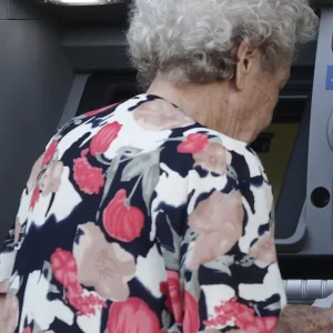 Συντάξεις Απριλίου 2026: Αυτές είναι οι τελικές ημερομηνίες πληρωμής ανά Ταμείο