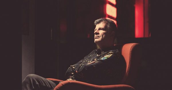 Ο Φοίβος Δεληβοριάς θυμάται τα περασμένα live στη Λαμία και μας δίνει απόψε ραντεβού στο "The Blind Pig" για ένα μοναδικό live!