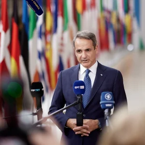 Οι λεπτές ισορροπίες Μητσοτάκη μετά την κρίση εμπιστοσύνης στις ευρωαμερικανικές σχέσεις: Είχαμε αναταράξεις αλλά τα πράγματα είναι σαφώς καλύτερα